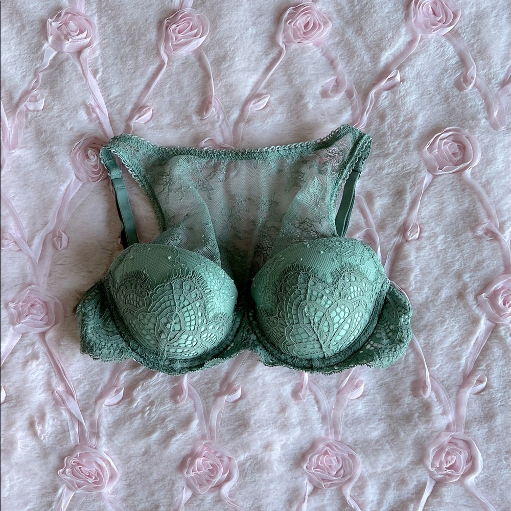 NWT New Victoria’s Secret Dream Angels Lined Demi Bra Size 32C High Neck Lace